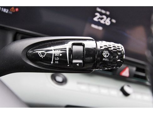 Used 2024 Hyundai Elantra Limited image 23