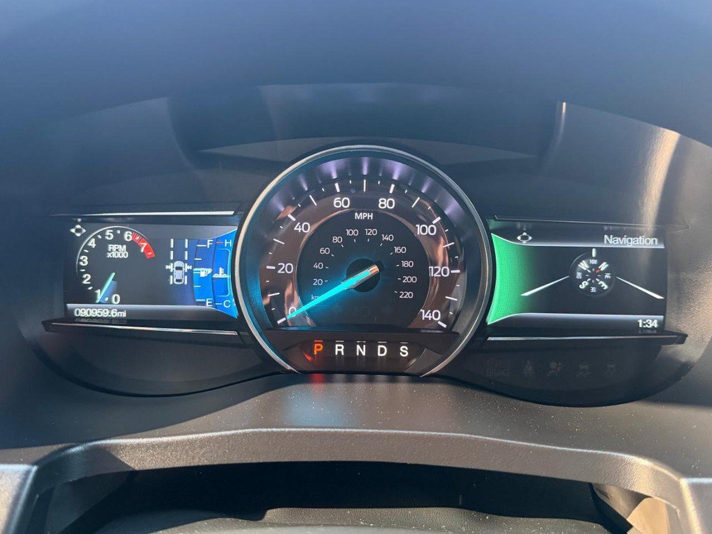 Used 2018 Ford Explorer Limited w/ Ford Safe & Smart Package FWD image 33