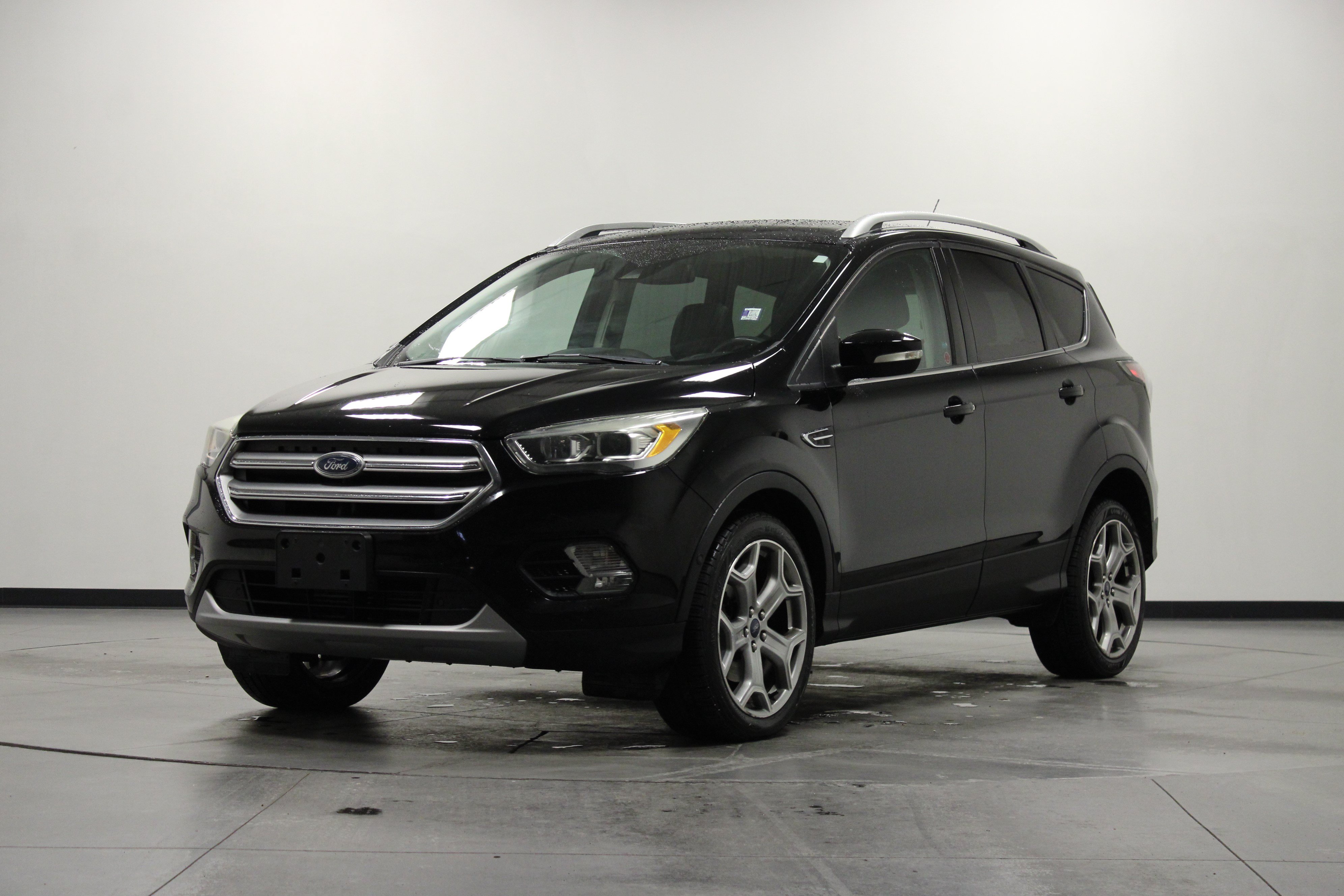 Used 2017 Ford Escape Titanium w/ Canadian Touring Package AWD/4WD image 8