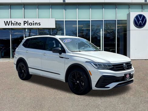 Used 2024 Volkswagen Tiguan SE R-Line AWD/4WD image 1