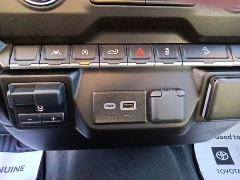 Used 2023 Chevrolet Silverado 1500 Custom Trail Boss w/ LPO, Dark Essentials Package image 23