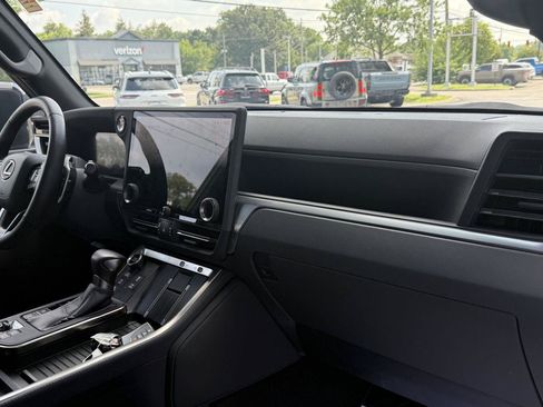 Used 2025 Lexus GX 550 AWD/4WD image 35