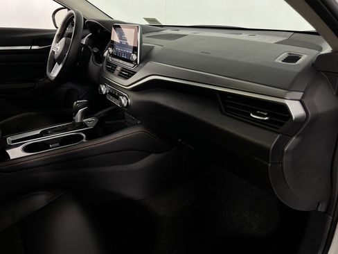 Used 2025 Nissan Altima 2.5 SR image 29