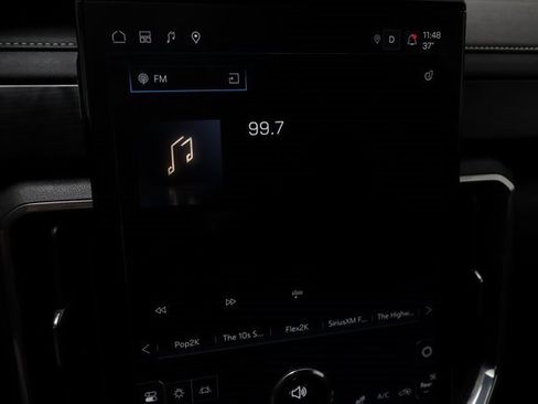 Used 2025 GMC Acadia Elevation image 12