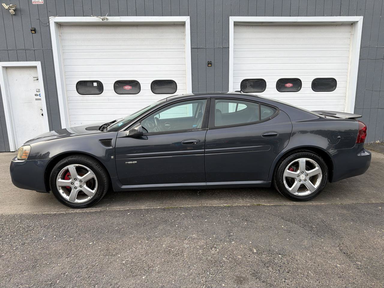 Used 2008 Pontiac Grand Prix GXP FWD image 7