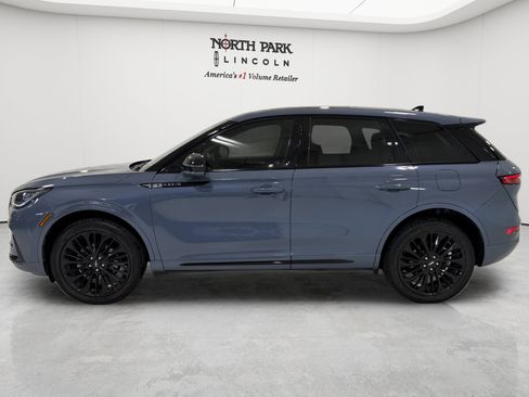Used 2023 Lincoln Corsair AWD w/ Equipment Group 101A image 2