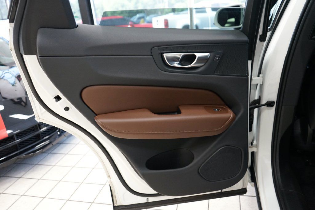 Used 2021 Volvo XC60 T5 Inscription AWD/4WD image 48