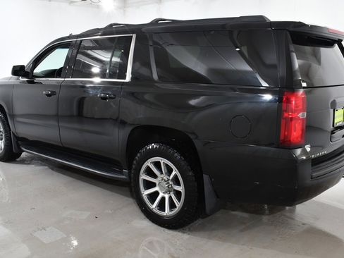 Used 2017 Chevrolet Suburban LT image 15
