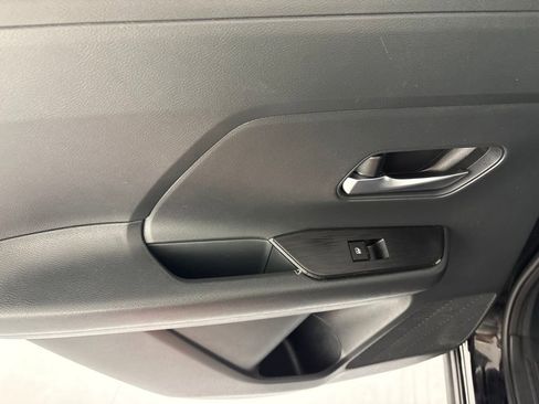 Used 2025 Nissan Kicks SV FWD image 22