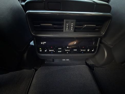 Used 2023 Lexus LX 600 4WD w/ Appearance Package image 33