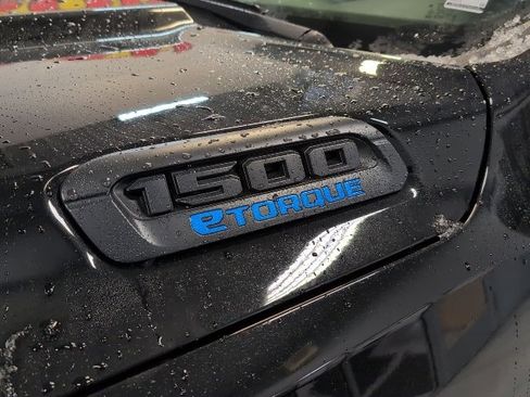 New 2026 RAM 1500 4x4 Crew Cab image 8