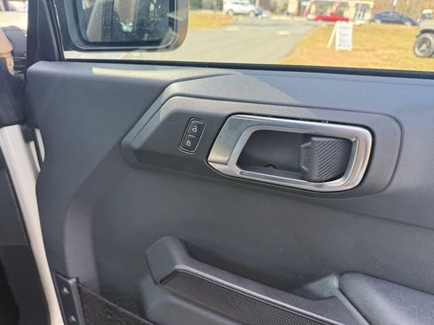 Used 2025 Ford Bronco Big Bend image 33