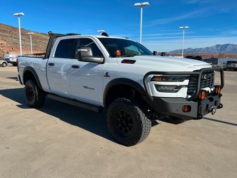 New 2025 RAM 2500 Big Horn AWD/4WD image 7