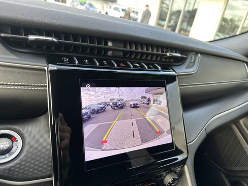 Used 2024 Jeep Grand Cherokee Laredo X image 18