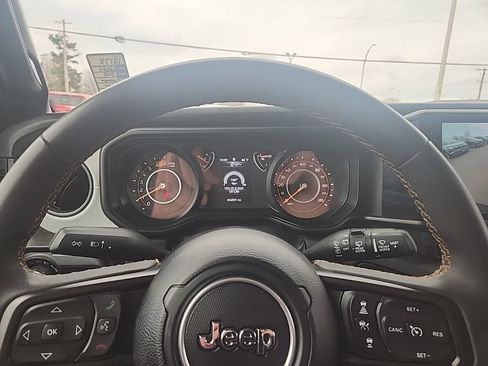 Used 2024 Jeep Wrangler Sport S image 19