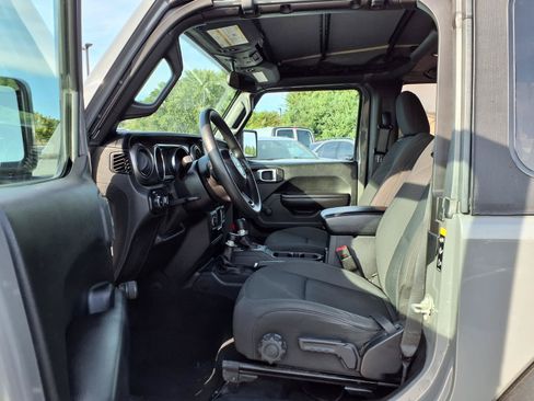 Used 2021 Jeep Wrangler Sport AWD/4WD image 19