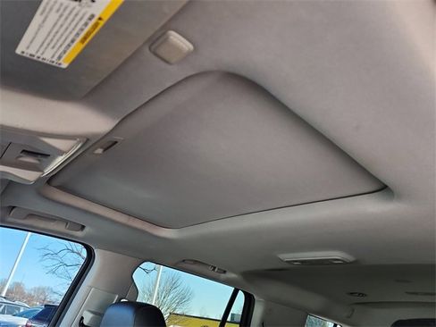 Used 2016 Cadillac Escalade Luxury image 30