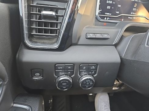 Used 2025 GMC Sierra 2500 Denali w/ Denali Reserve Package image 21