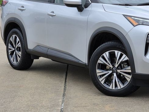 Used 2023 Nissan Rogue SV FWD image 11