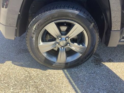 Used 2014 Jeep Patriot High Altitude FWD image 36