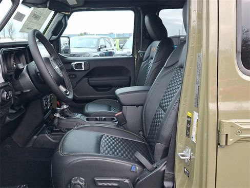 New 2025 Jeep Gladiator Sport image 6