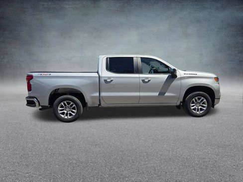 Used 2022 Chevrolet Silverado 1500 LT AWD/4WD image 12