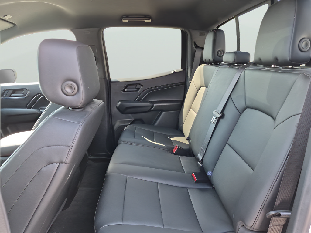 Used 2024 Chevrolet Colorado W/T RWD image 31