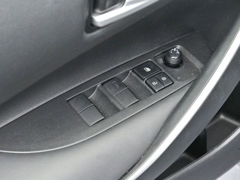Used 2022 Toyota Corolla SE FWD image 11