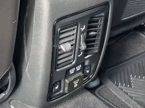 Used 2021 Dodge Durango R/T w/ Blacktop Package RWD image 37