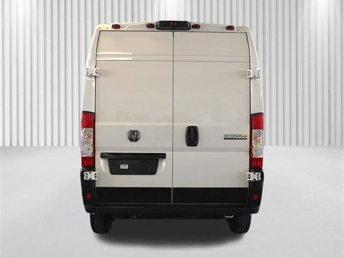 Used 2024 RAM ProMaster 2500 w/ Convenience Group FWD image 4