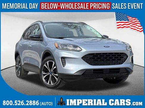 Used 2022 Ford Escape SE w/ SE Sport Appearance Package AWD/4WD image 1