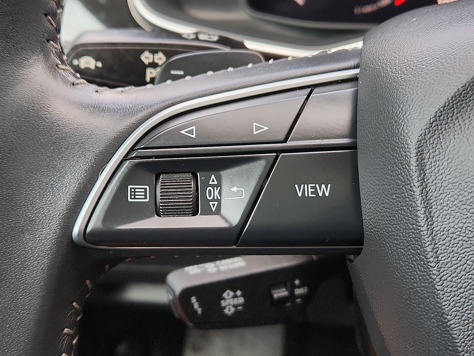 Used 2019 Audi Q8 Premium Plus w/ Premium Plus AWD/4WD image 18