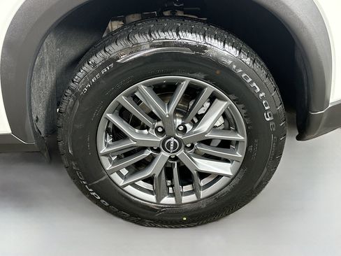 Used 2023 Nissan Rogue S image 28