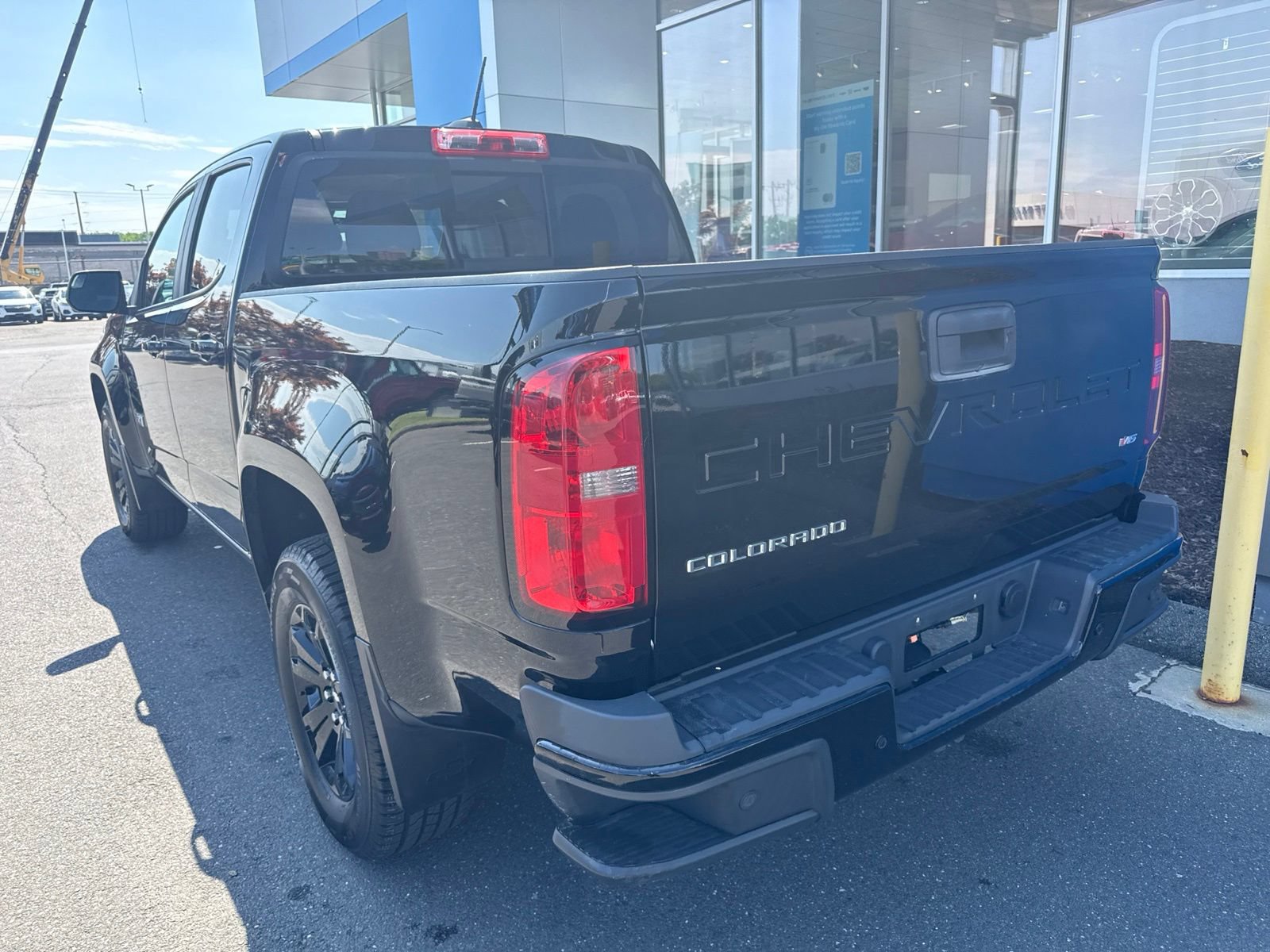 Used 2021 Chevrolet Colorado Z71 w/ Z71 Midnight Edition AWD/4WD image 8