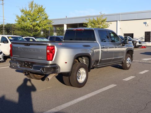 Used 2025 Chevrolet Silverado 3500 High Country w/ Technology Package AWD/4WD image 22