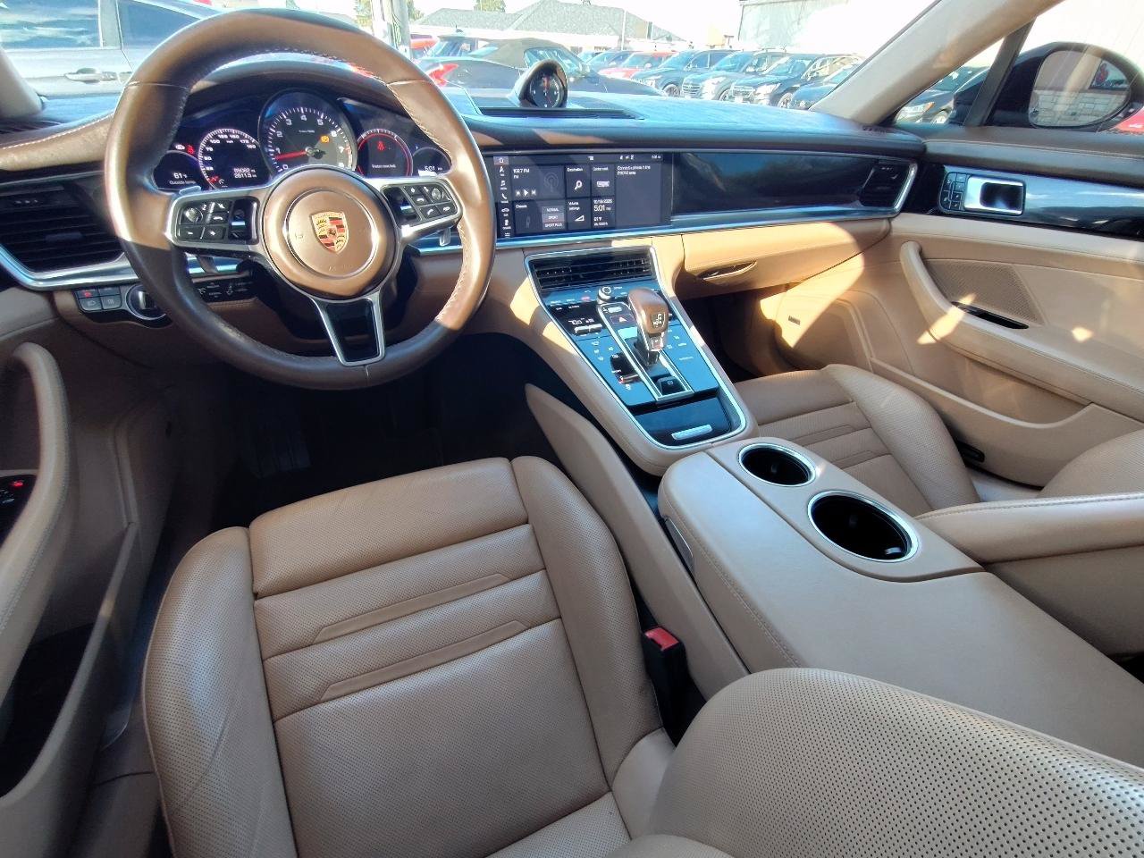Used 2018 Porsche Panamera RWD image 47