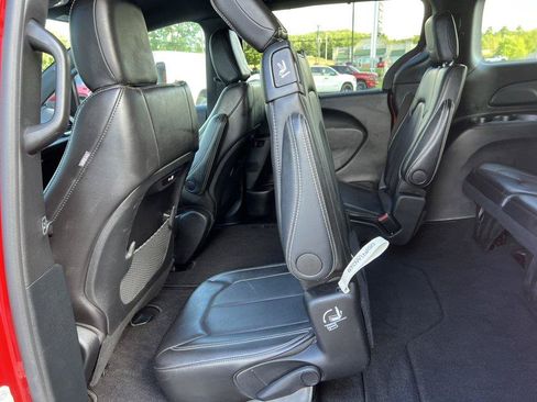 Used 2026 Chrysler Pacifica Select FWD image 6