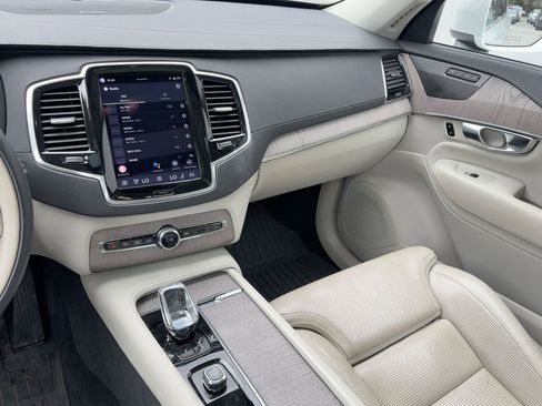 Certified 2023 Volvo XC90 B6 Ultimate image 23