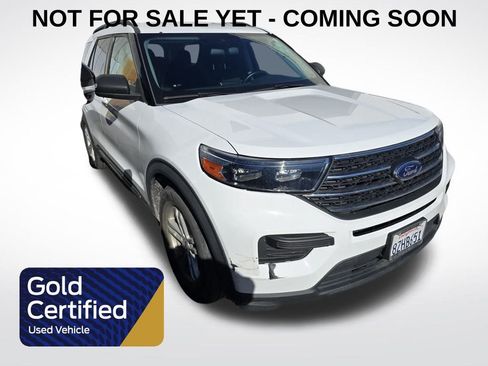 Used 2021 Ford Explorer XLT image 1
