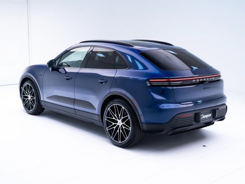 New 2026 Porsche Macan Electric image 3