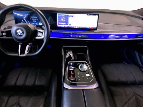Certified 2023 BMW 760i xDrive AWD/4WD image 17