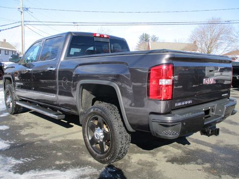 Used 2015 GMC Sierra 2500 Denali w/ Suspension Package, Off-Road image 3