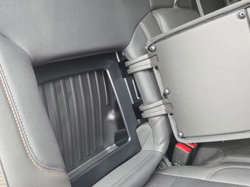 Used 2025 GMC Sierra 2500 AT4 w/ Technology Package image 18