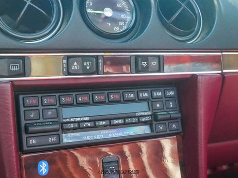 Used 1989 Mercedes-Benz 560 SL image 38