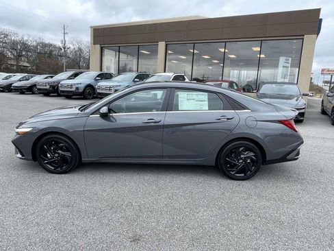 New 2026 Hyundai Elantra SEL Sport Premium image 21