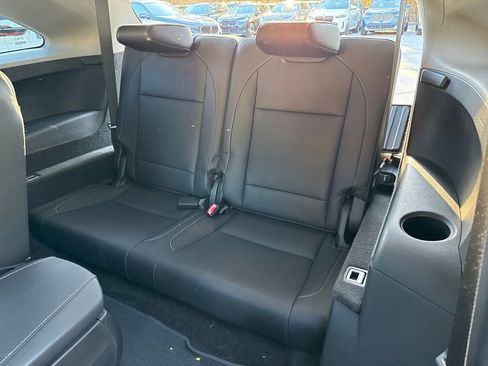 Used 2017 Acura MDX SH-AWD w/ Advance Package image 19