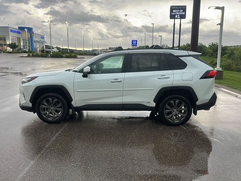 Used 2023 Toyota RAV4 Limited AWD/4WD image 6
