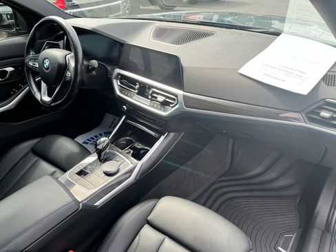Used 2019 BMW 330i Sedan w/ Convenience Package image 18