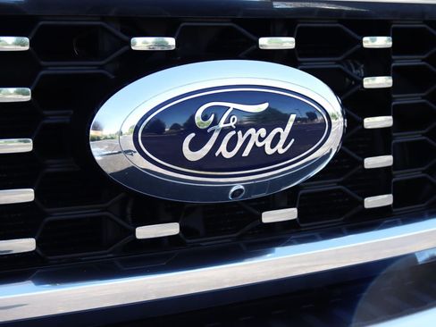 Used 2023 Ford F350 Lariat w/ Lariat Ultimate Package AWD/4WD image 29