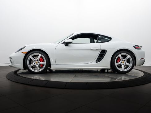 Certified 2018 Porsche 718 Cayman S RWD image 2